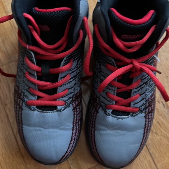 Shaq Tennis Shoes - Picture 2 of 5